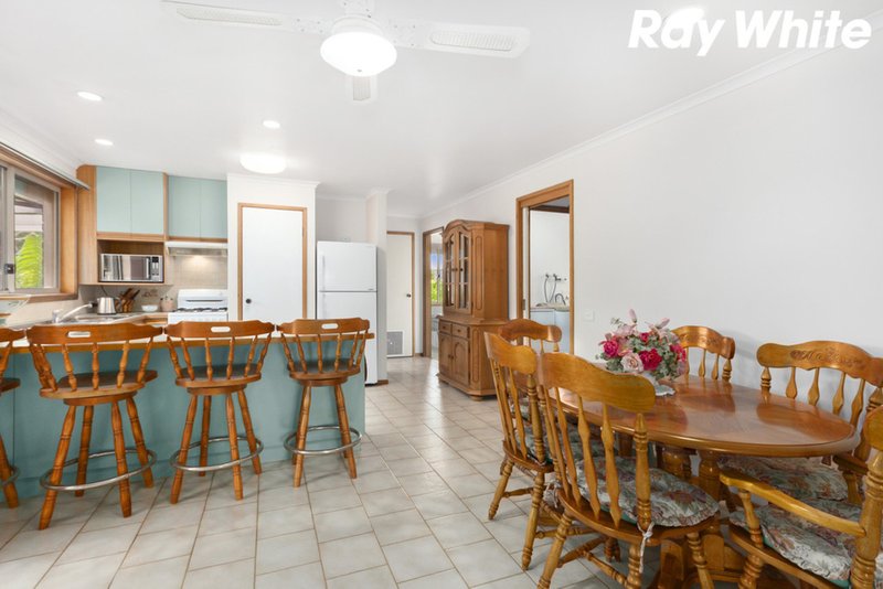 Photo - 7 Deed Drive, Pakenham VIC 3810 - Image 6