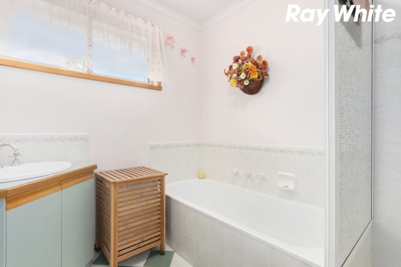 Photo - 7 Deed Drive, Pakenham VIC 3810 - Image 8