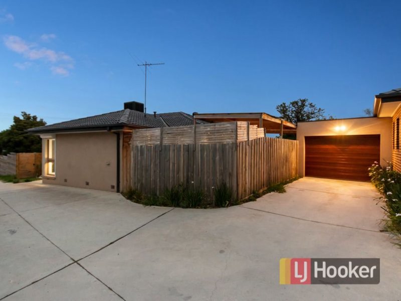 Photo - 7 Delacombe Drive, Hampton Park VIC 3976 - Image 11