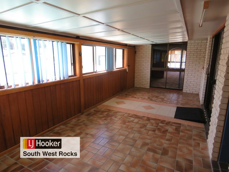 Photo - 7 Delmer Close, South West Rocks NSW 2431 - Image 6