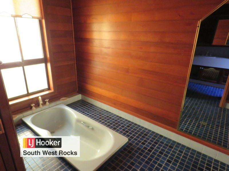 Photo - 7 Delmer Close, South West Rocks NSW 2431 - Image 7