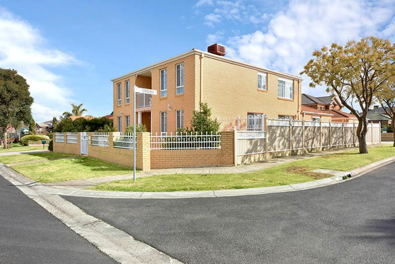 Photo - 7 Delphinius Crescent, Roxburgh Park VIC 3064 - Image 2