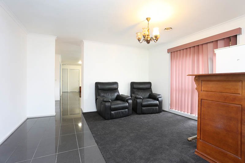 Photo - 7 Dendy Court, Roxburgh Park VIC 3064 - Image 3