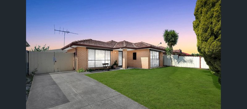 Photo - 7 Denton Avenue, St Albans VIC 3021 - Image 1