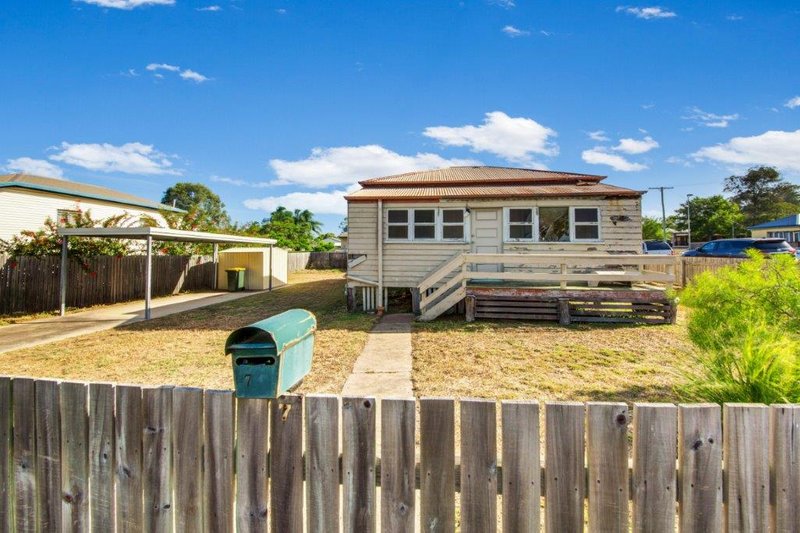 Photo - 7 Derby Street, South Gladstone QLD 4680 - Image 3