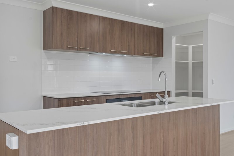 Photo - 7 Deshon Close, Yarrabilba QLD 4207 - Image 3
