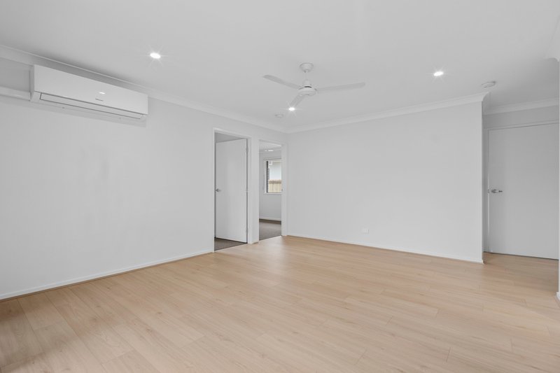 Photo - 7 Deshon Close, Yarrabilba QLD 4207 - Image 6