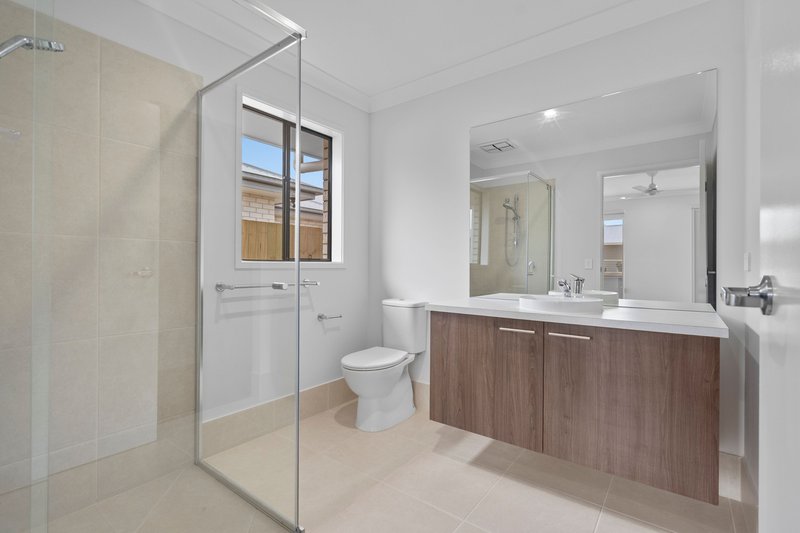 Photo - 7 Deshon Close, Yarrabilba QLD 4207 - Image 9