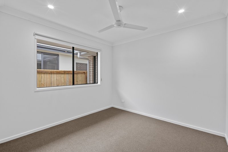 Photo - 7 Deshon Close, Yarrabilba QLD 4207 - Image 11