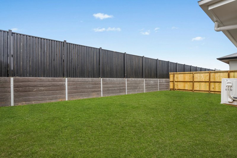 Photo - 7 Deshon Close, Yarrabilba QLD 4207 - Image 15