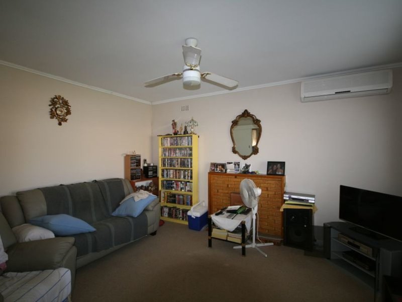 Photo - 7 Desmond Avenue, Pooraka SA 5095 - Image 2