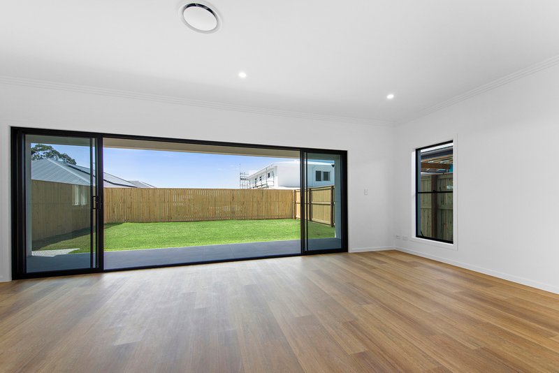 Photo - 7 Dewdrop Drive, Bahrs Scrub QLD 4207 - Image 6
