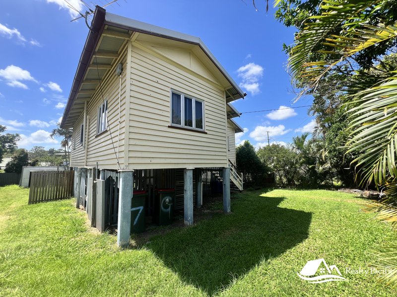 7 Dickenson Street, Carina QLD 4152