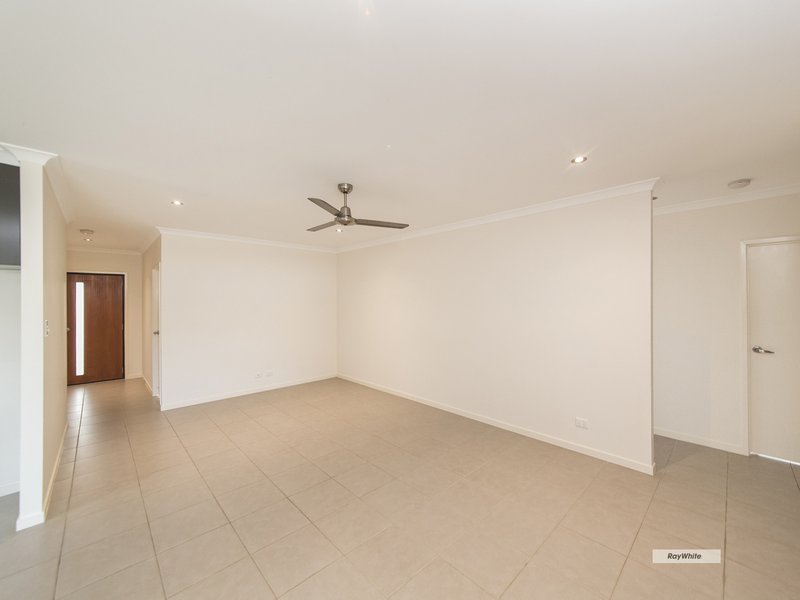 Photo - 7 Diploma Street, Norman Gardens QLD 4701 - Image 7