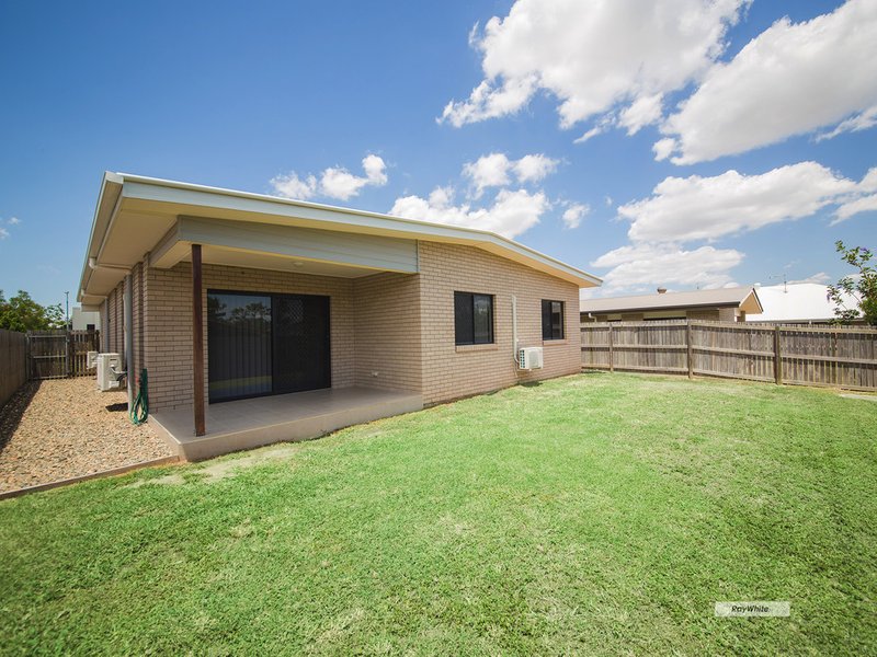 Photo - 7 Diploma Street, Norman Gardens QLD 4701 - Image 16