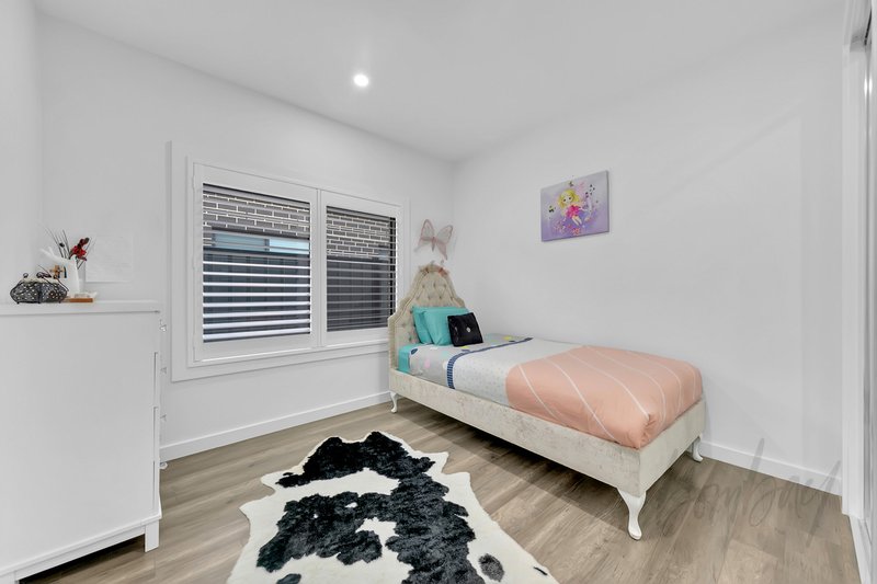 Photo - 7 Distinction Avenue, Craigieburn VIC 3064 - Image 16