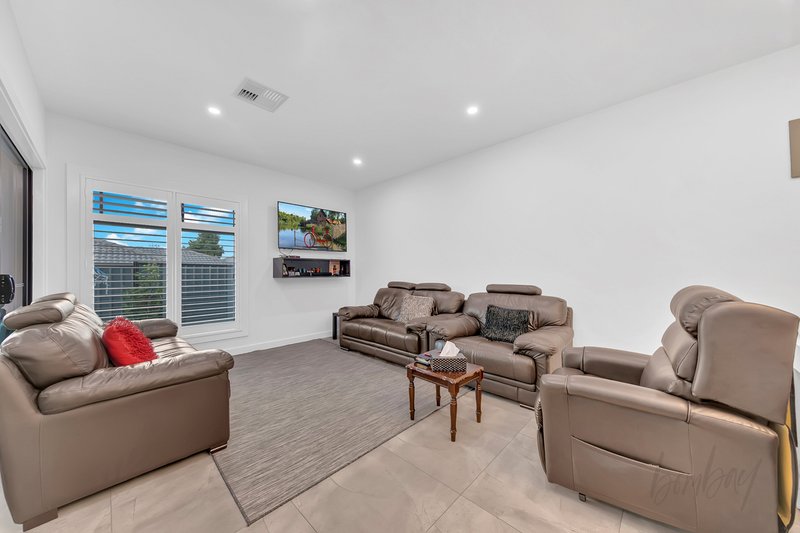 Photo - 7 Distinction Avenue, Craigieburn VIC 3064 - Image 19