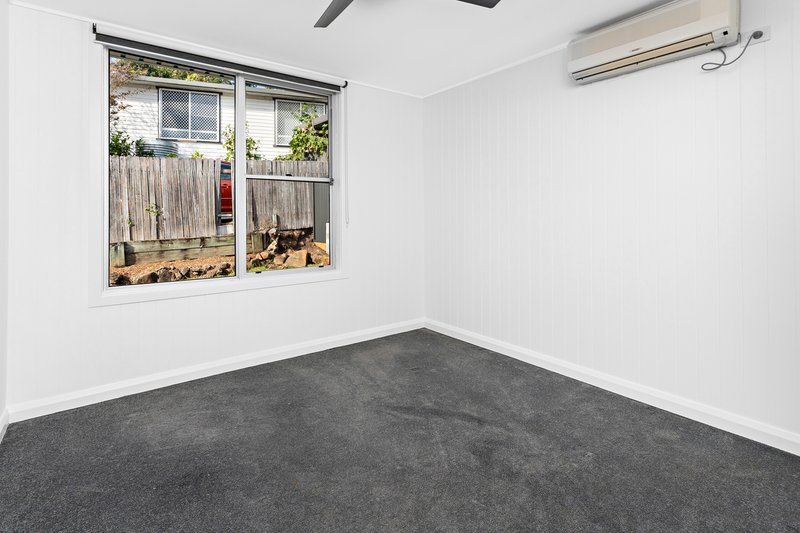 Photo - 7 Dolan Street, Dapto NSW 2530 - Image 6