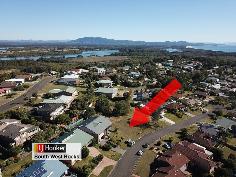 Photo - 7 Dolphin Crescent, South West Rocks NSW 2431 - Image 3