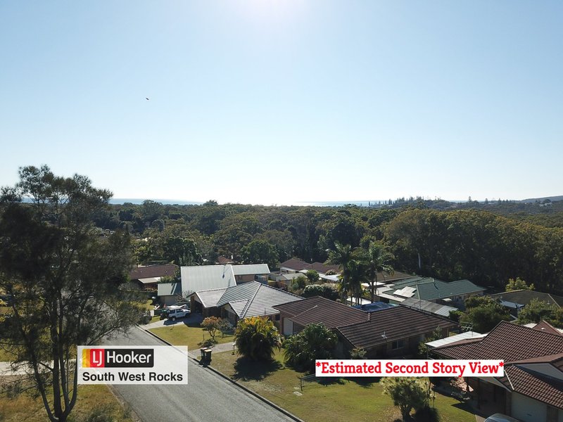 Photo - 7 Dolphin Crescent, South West Rocks NSW 2431 - Image 4