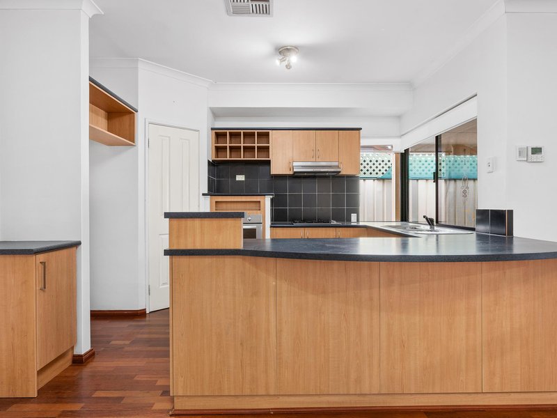Photo - 7 Domain Circle, Success WA 6164 - Image 3
