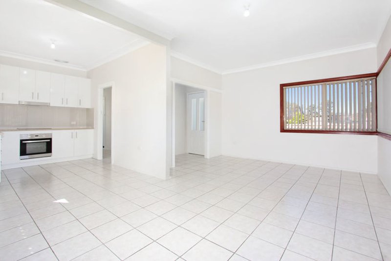 Photo - 7 Doonside Crescent, Blacktown NSW 2148 - Image 5