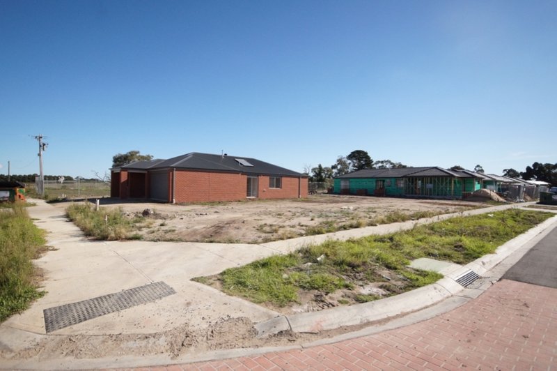 Photo - 7 Double Delight Drive, Beaconsfield VIC 3807 - Image 5