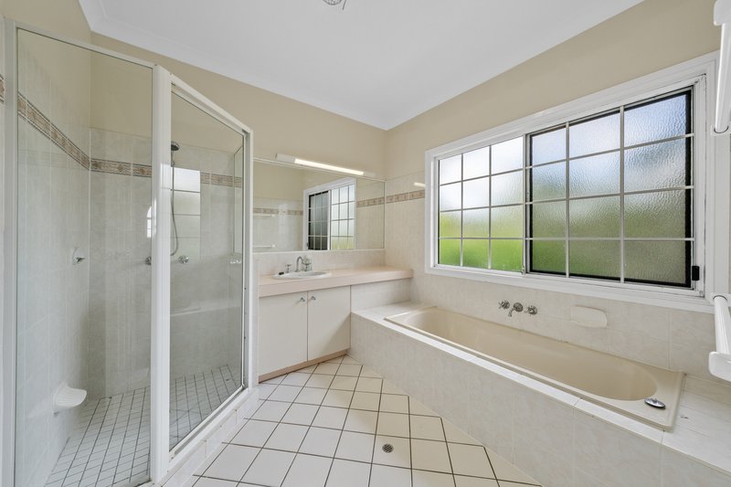 Photo - 7 Duart Court, Carindale QLD 4152 - Image 12