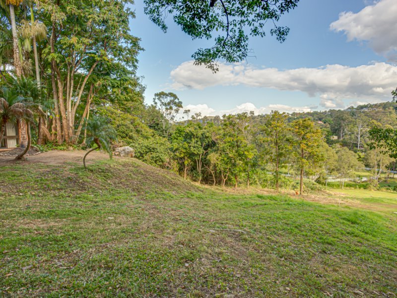 Photo - 7 Duchess Court, Tallai QLD 4213 - Image 2