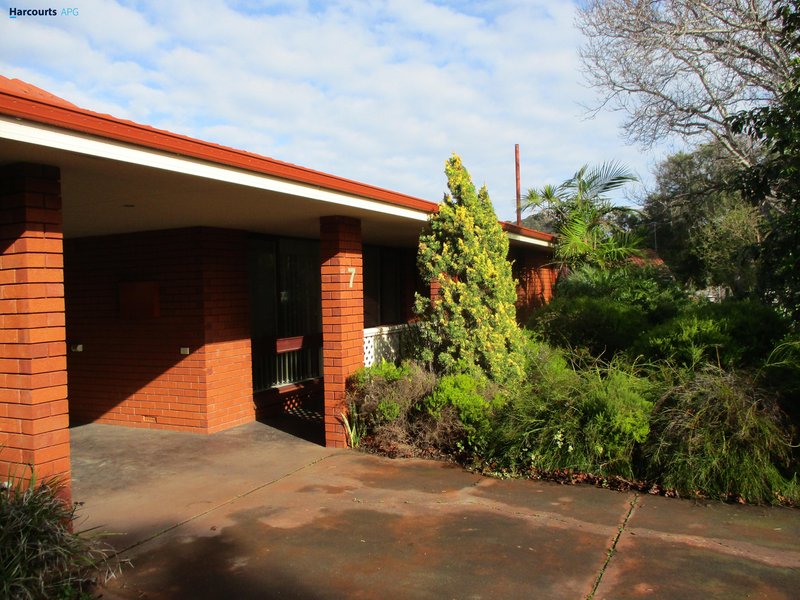 Photo - 7 Dunbarton Way, Withers WA 6230 - Image 2