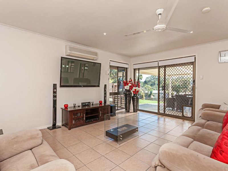 Photo - 7 Dunblane Drive, Boronia Heights QLD 4124 - Image 2