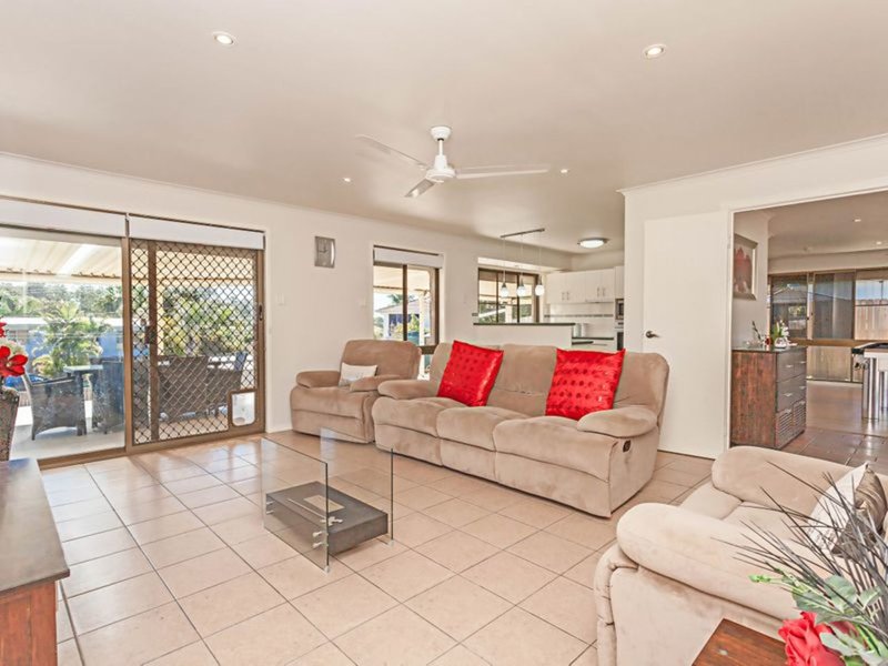 Photo - 7 Dunblane Drive, Boronia Heights QLD 4124 - Image 5