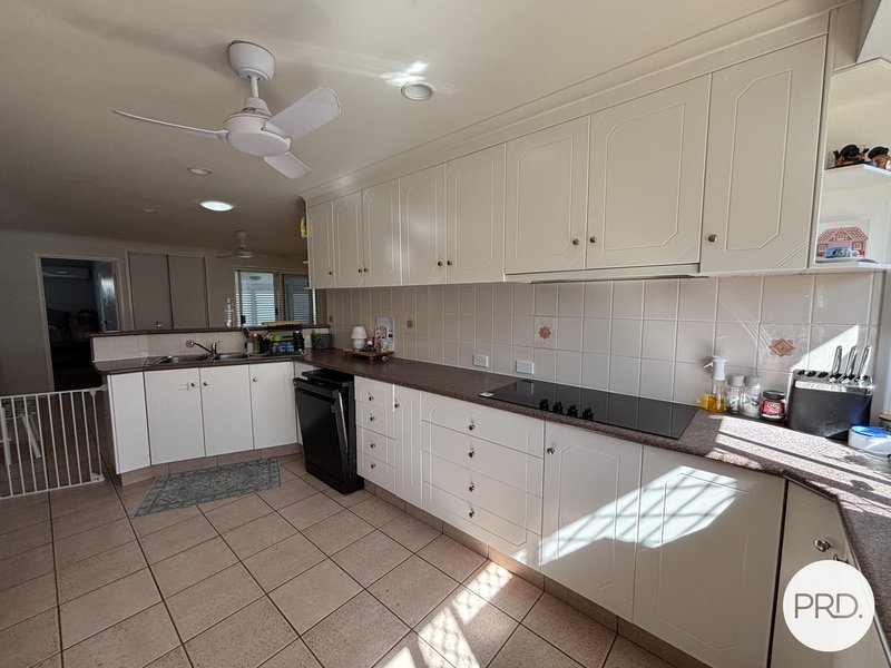 Photo - 7 Dundee Court, Beaconsfield QLD 4740 - Image 7