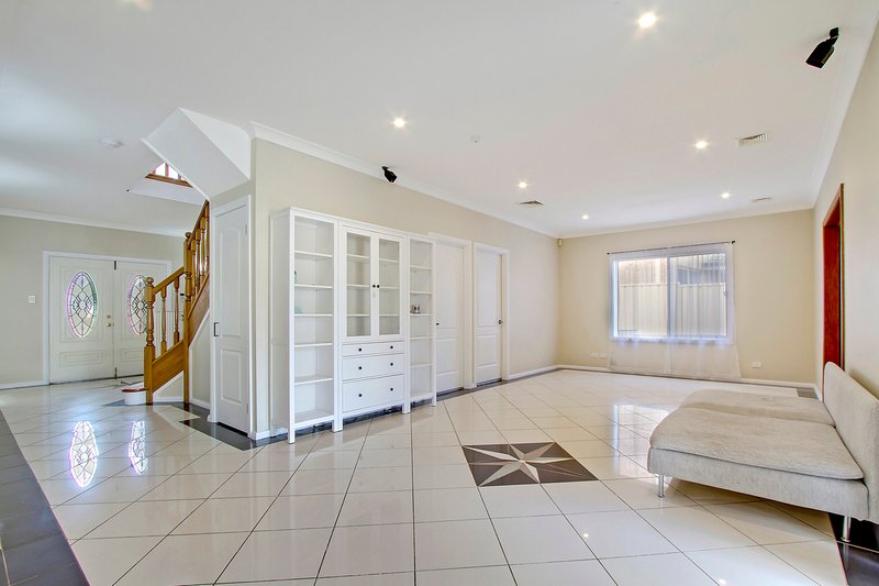 Photo - 7 Dungara Crescent, Stanhope Gardens NSW 2768 - Image 3