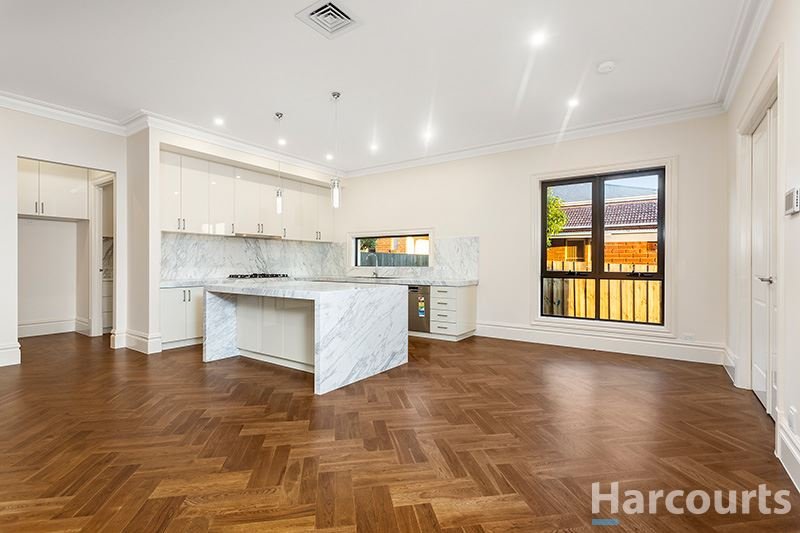 Photo - 7 Dunscombe Avenue, Glen Waverley VIC 3150 - Image 4