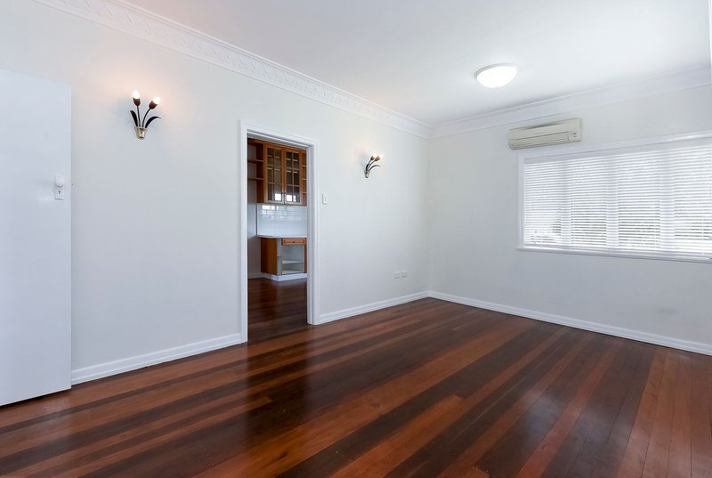 Photo - 7 Dunstan Street, Moorooka QLD 4105 - Image 4