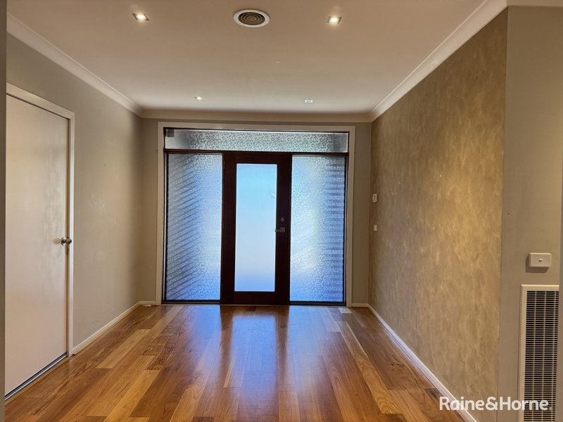 Photo - 7 Eagles Nest Way, Point Cook VIC 3030 - Image 3