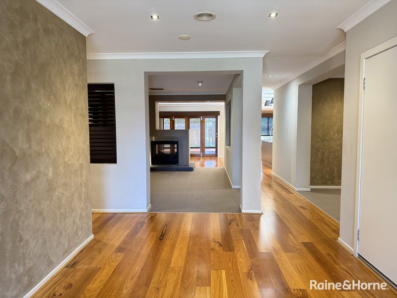 Photo - 7 Eagles Nest Way, Point Cook VIC 3030 - Image 5