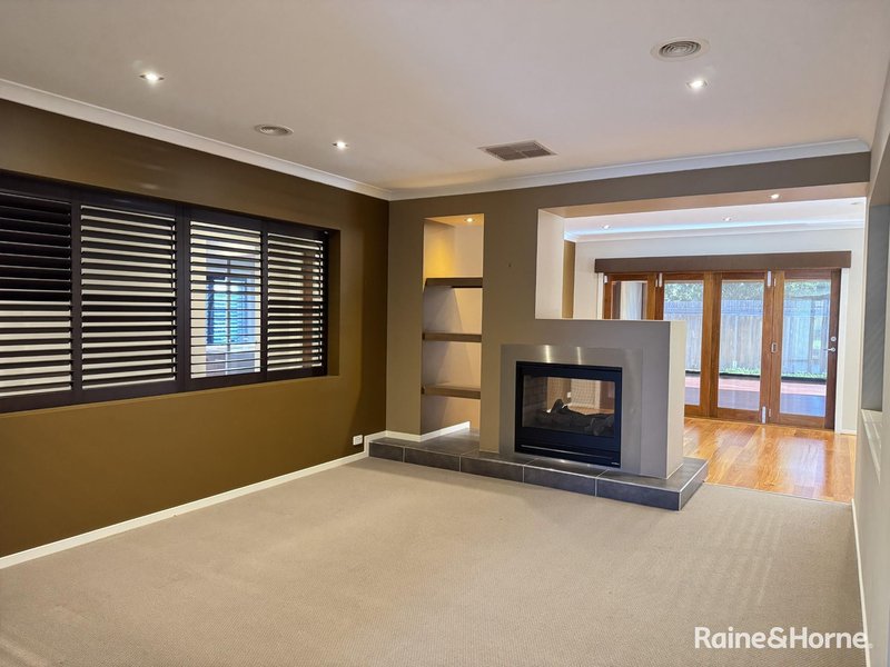 Photo - 7 Eagles Nest Way, Point Cook VIC 3030 - Image 6
