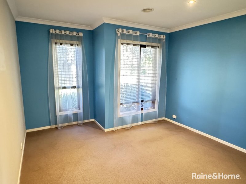 Photo - 7 Eagles Nest Way, Point Cook VIC 3030 - Image 12