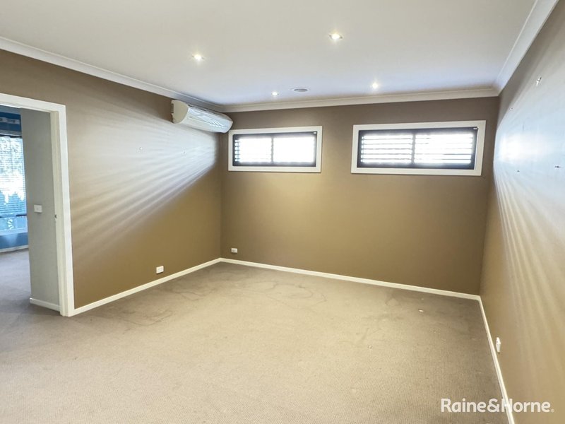 Photo - 7 Eagles Nest Way, Point Cook VIC 3030 - Image 13