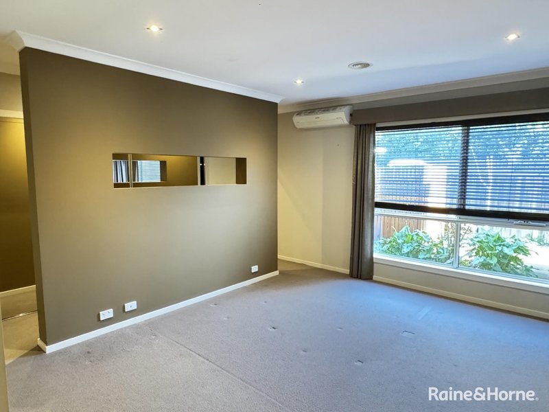 Photo - 7 Eagles Nest Way, Point Cook VIC 3030 - Image 16