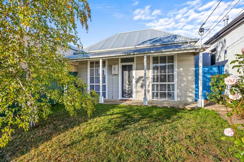 Photo - 7 East Street South, Ballarat East VIC 3350 - Image 1