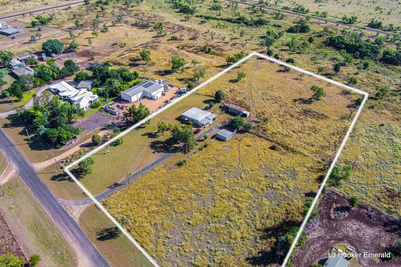 Photo - 7 Easton Street, Capella QLD 4723 - Image 2