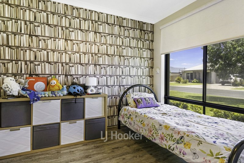 Photo - 7 Edenhope Road, Australind WA 6233 - Image 12