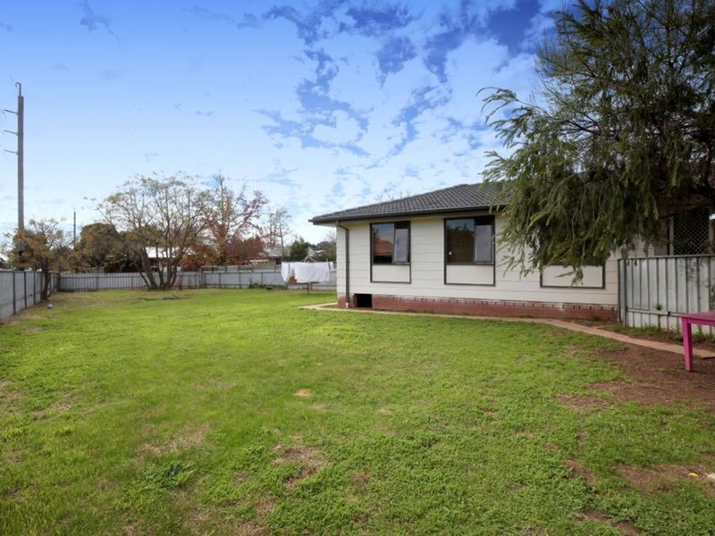 Photo - 7 Edghill Place, Tolland NSW 2650 - Image 2