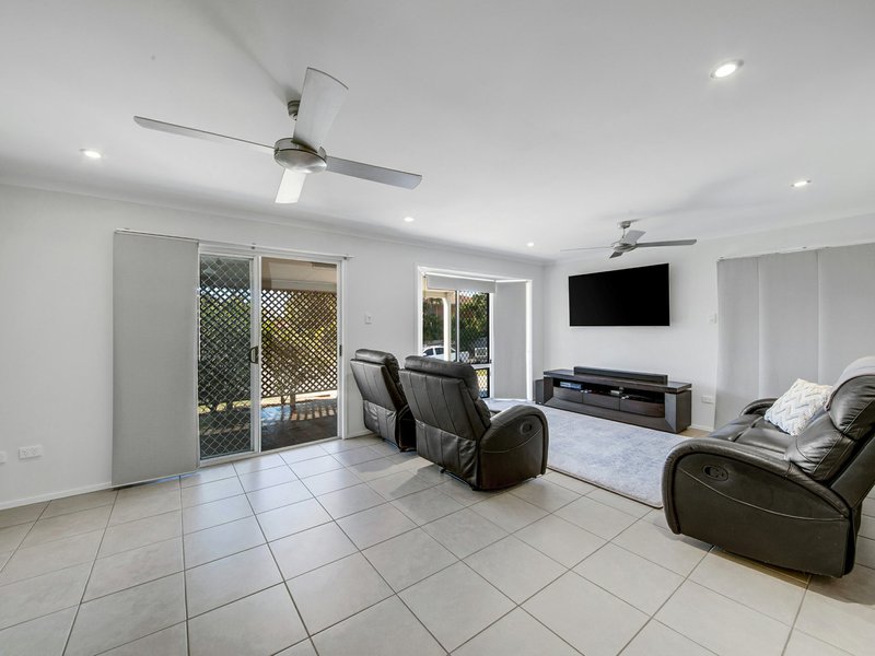 Photo - 7 Elanora Street, Boyne Island QLD 4680 - Image 3