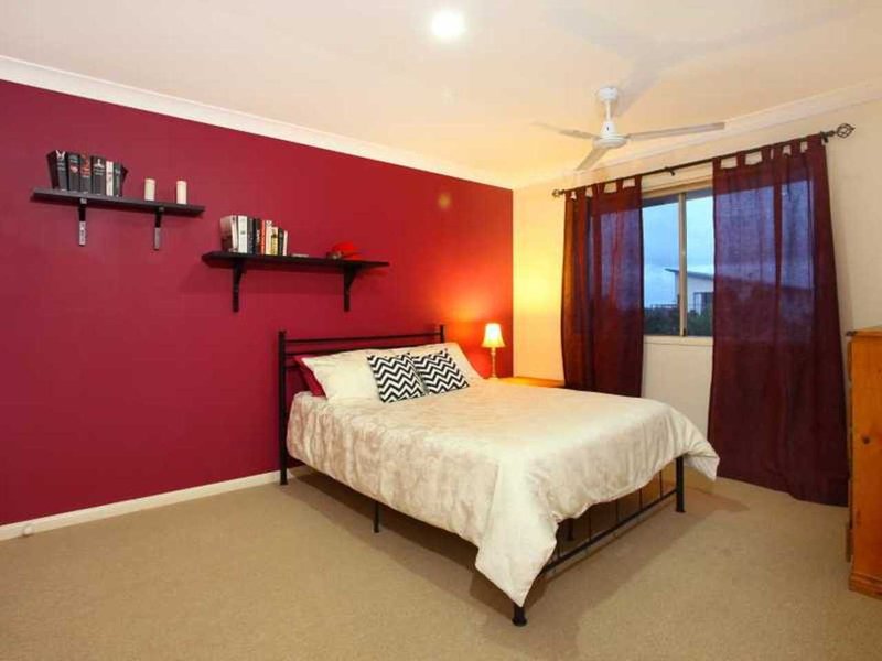 Photo - 7 Elimbah Street, Pacific Pines QLD 4211 - Image 17