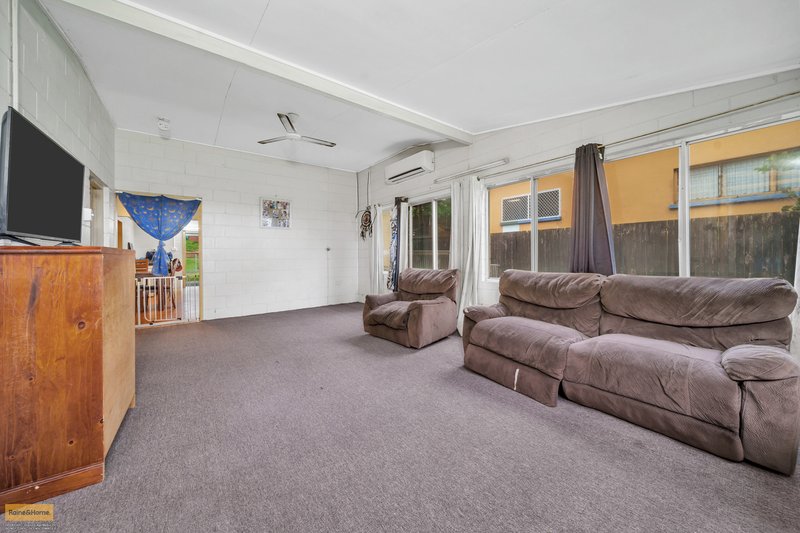 Photo - 7 Elizabeth Street, Flying Fish Point QLD 4860 - Image 6