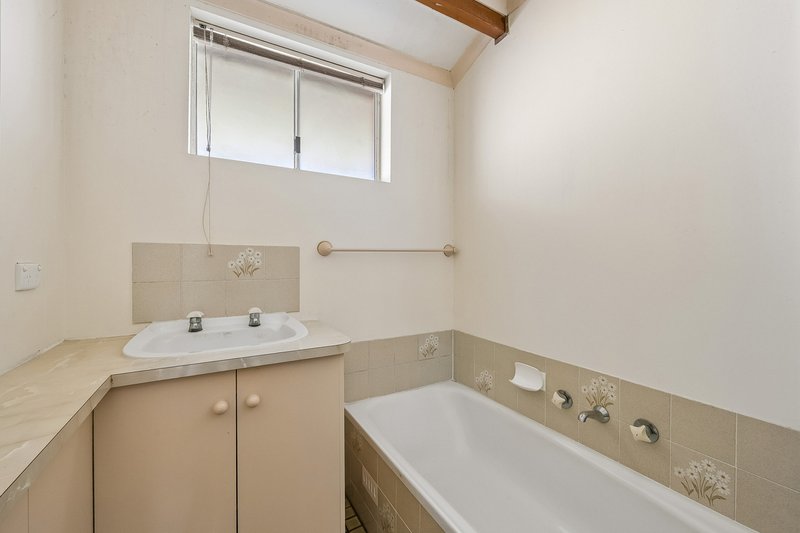 Photo - 7 Elmeade Drive, Hallett Cove SA 5158 - Image 13